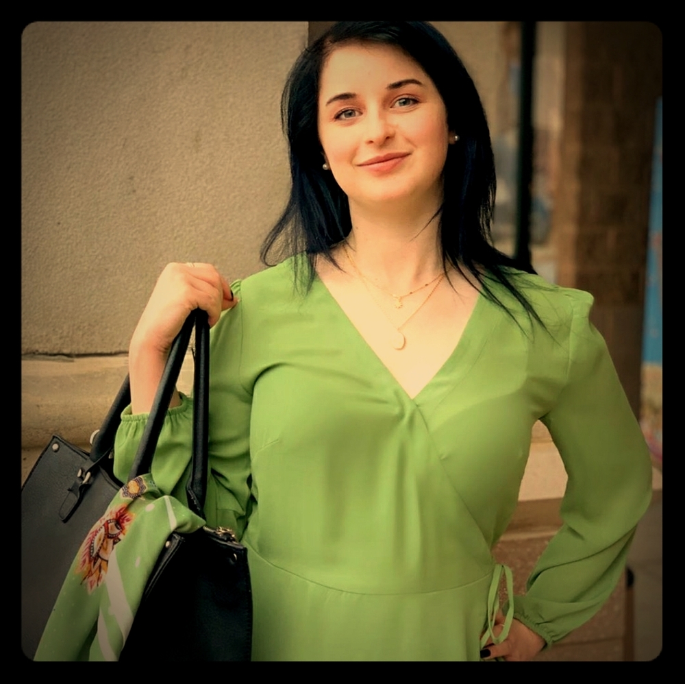 Meet your Posher, Caroline